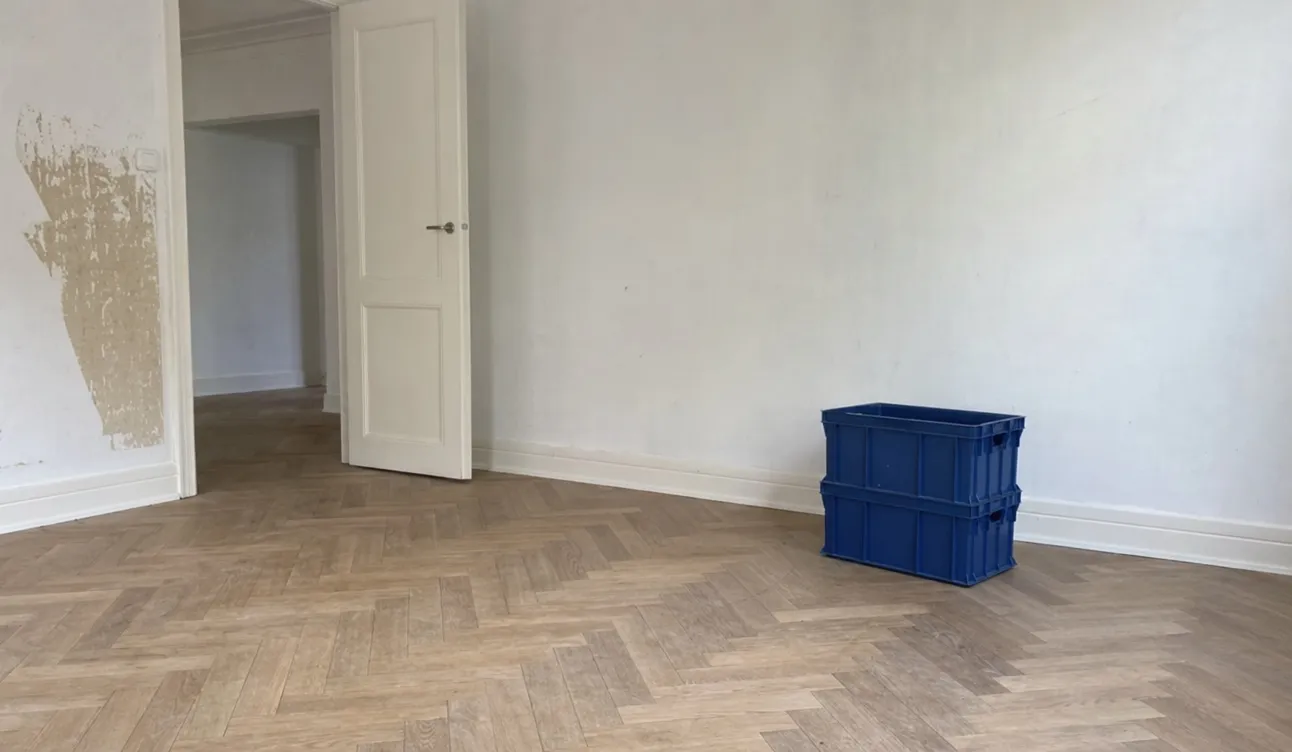 Geräumte Altbauwohnung, besenrein zur Übergabe