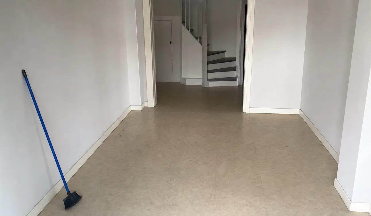 Geräumter Vierkanthof, besenrein zur Übergabe