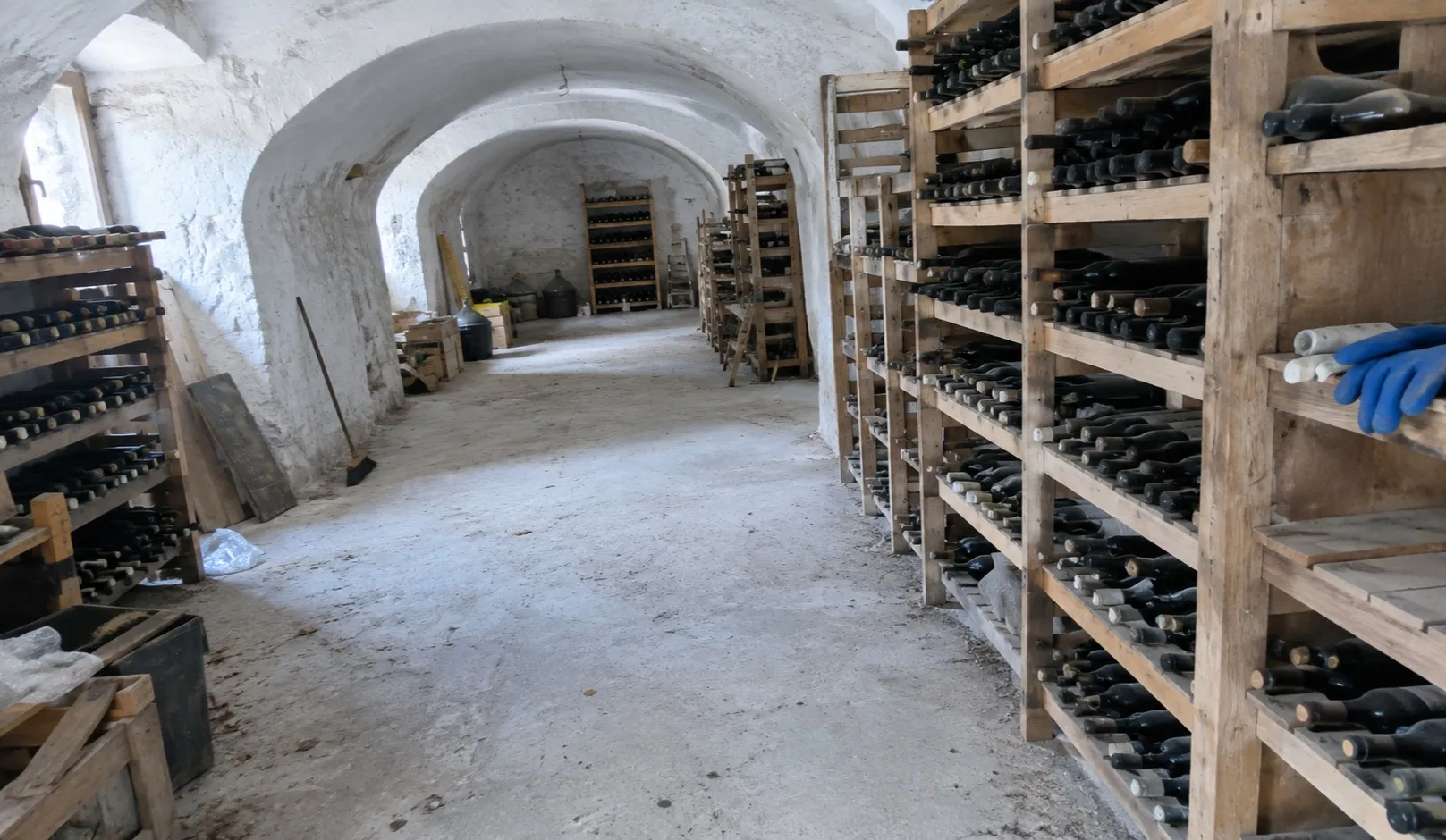 Geräumter Keller, besenrein übergeben
