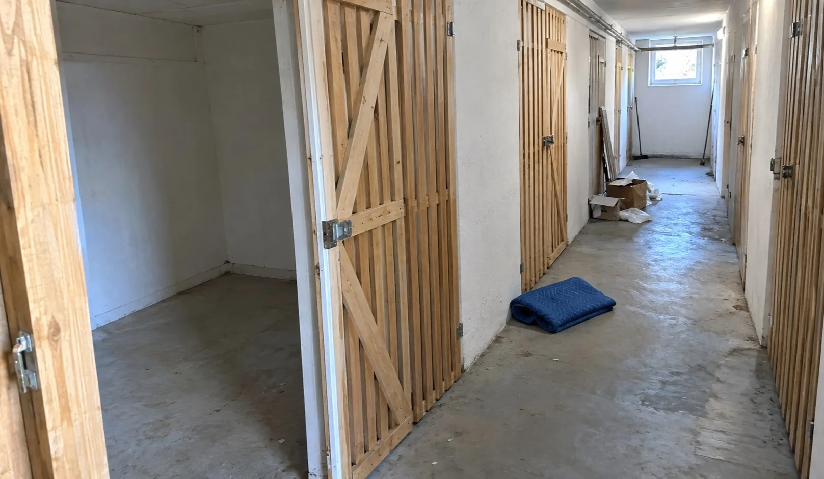 Geräumter Keller, besenrein übergeben