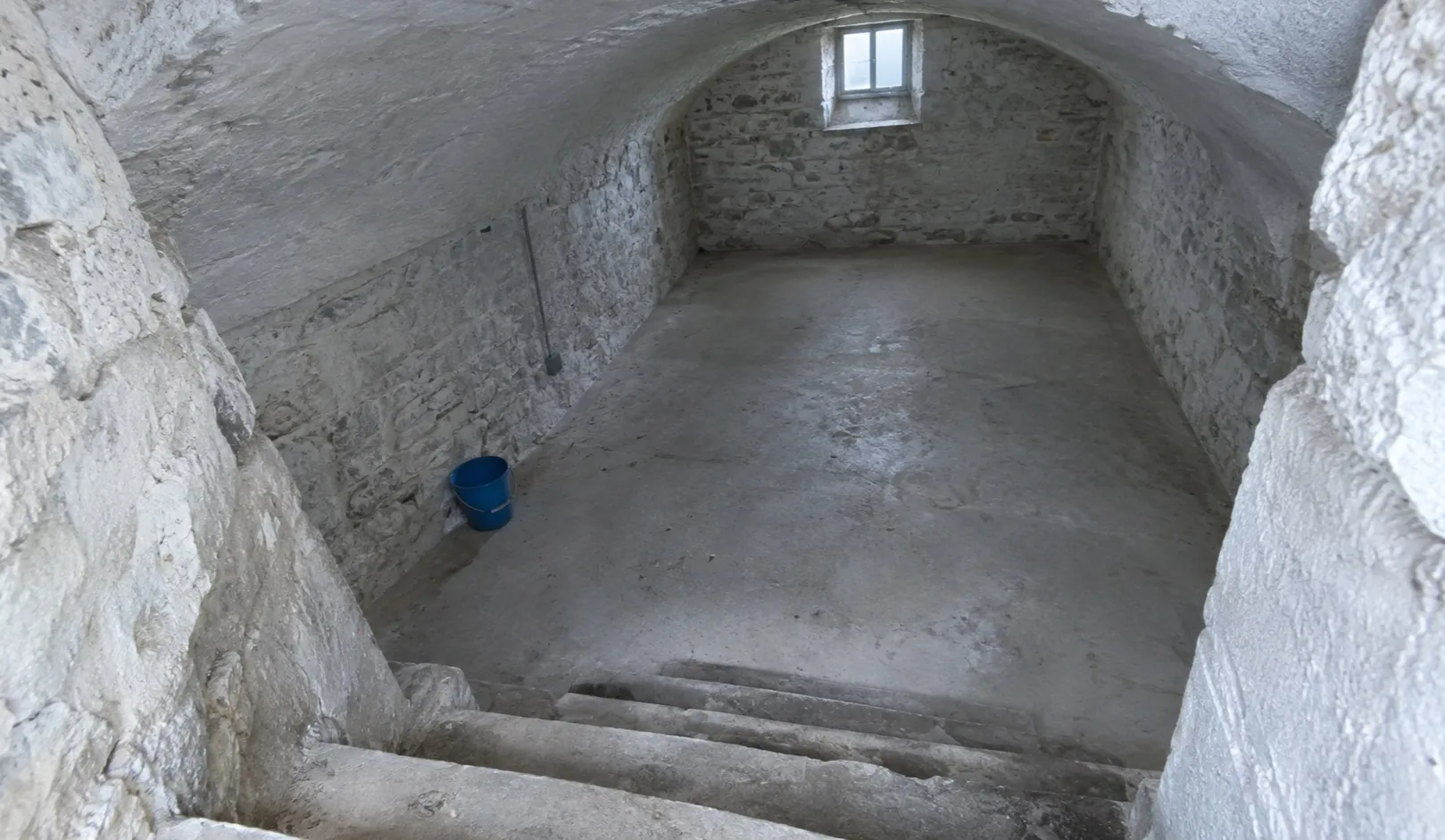 Geräumter Keller, besenrein übergeben