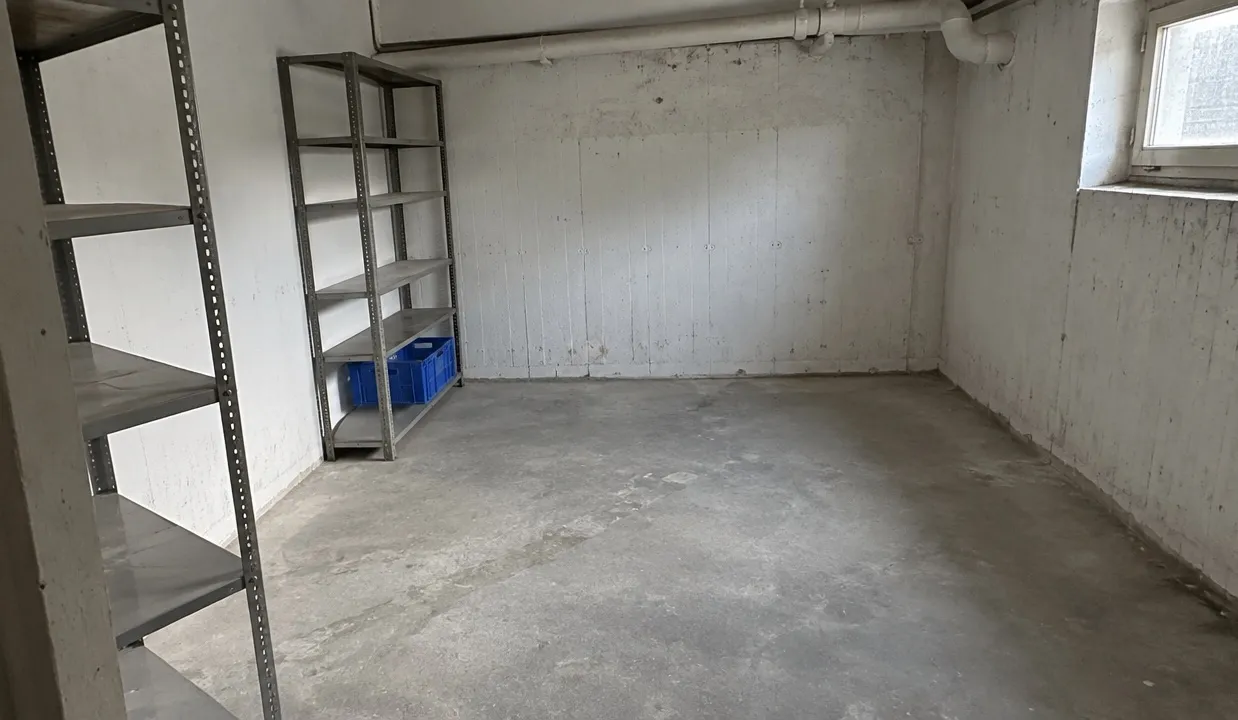 Geräumter Keller, besenrein übergeben