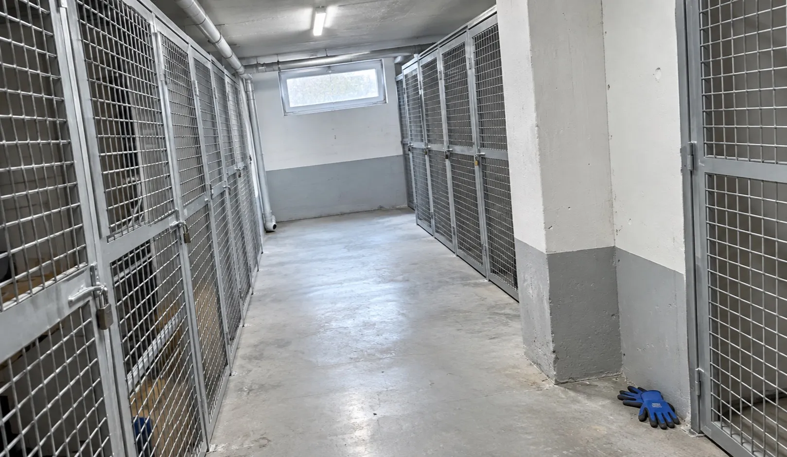 Geräumter Keller, besenrein übergeben
