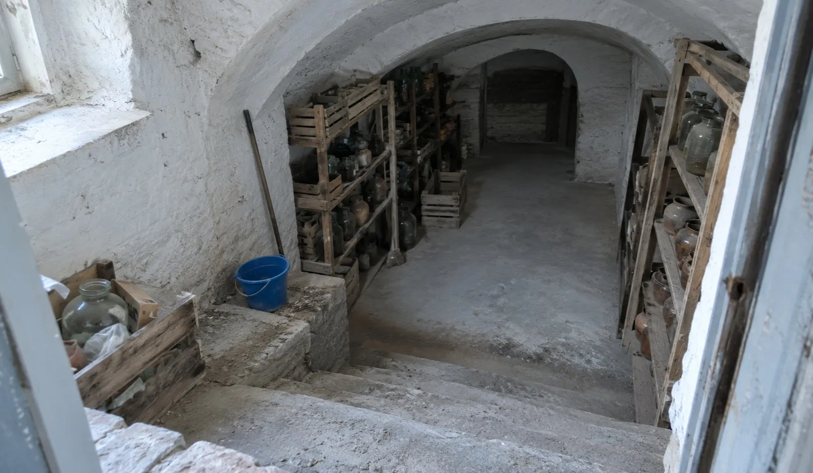 Geräumter Keller, besenrein übergeben im 6. Wiener Gemeindebezirk