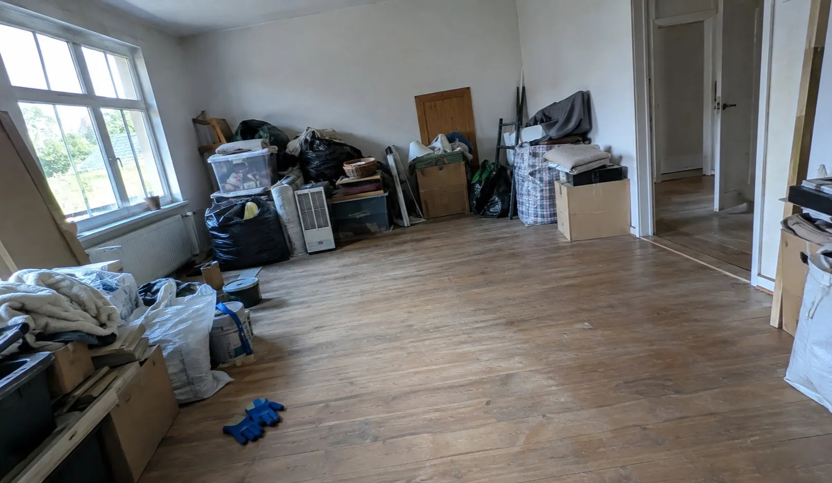 Geräumter Wohnraum nach einer Messie-Räumung