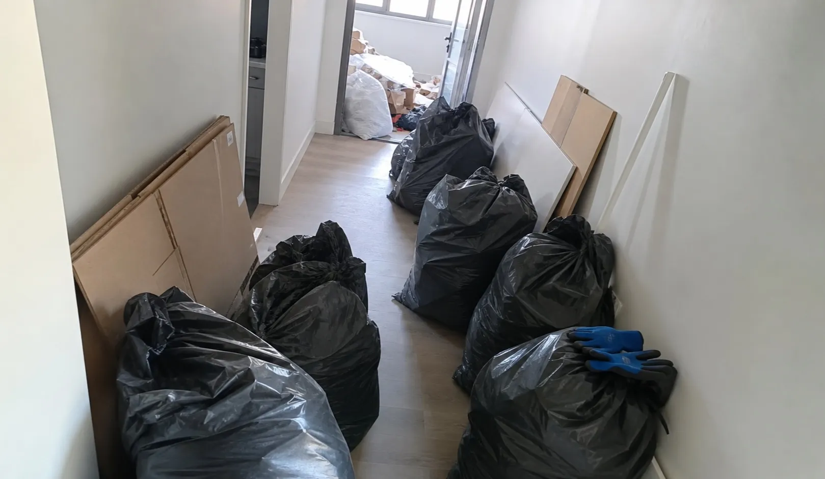 Geräumter Wohnraum nach einer Messie-Räumung