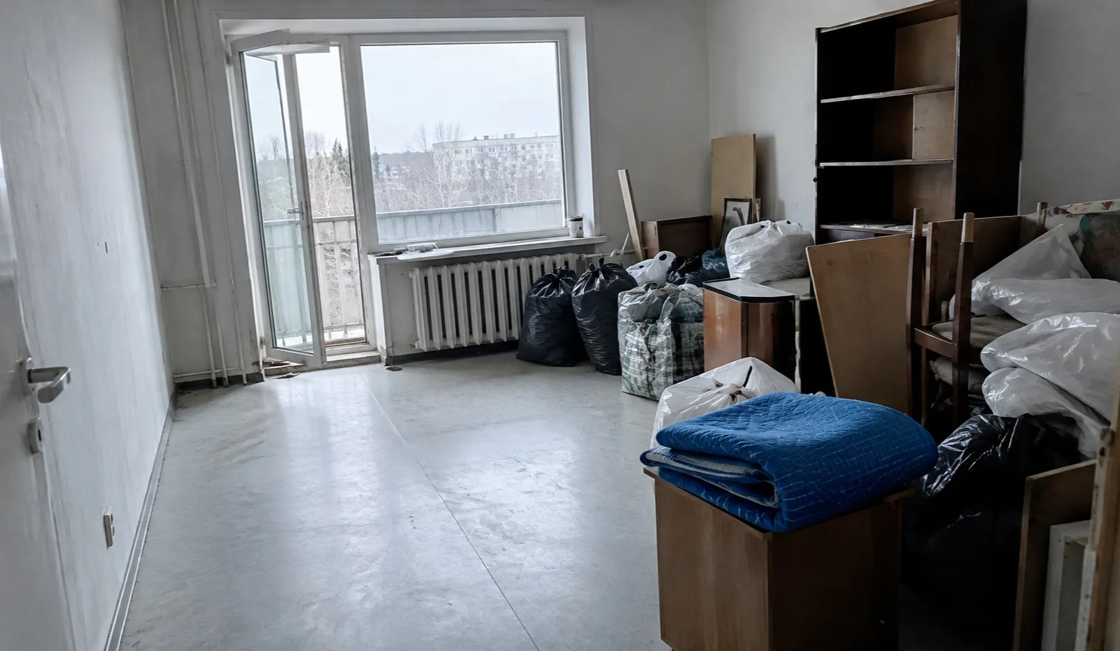 Geräumter Wohnraum nach einer Messie-Räumung im Bezirk Bruck an der Leitha