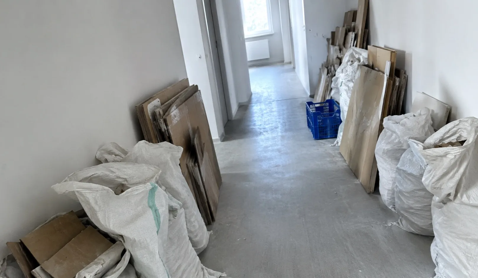 Geräumter Wohnraum nach einer Messie-Räumung
