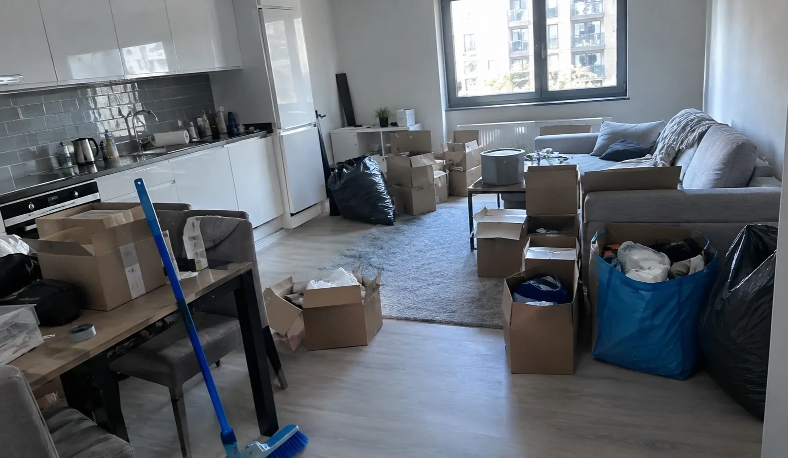 Geräumter Wohnraum nach einer Messie-Räumung im 15. Wiener Gemeindebezirk