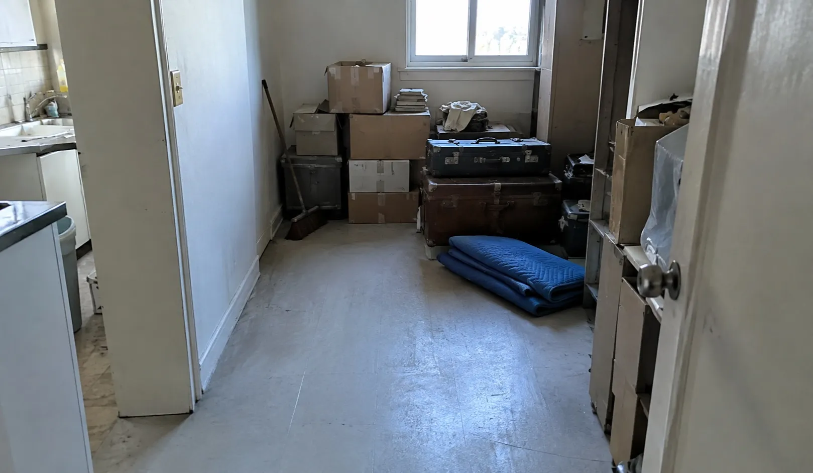 Geräumter Wohnraum nach einer Messie-Räumung