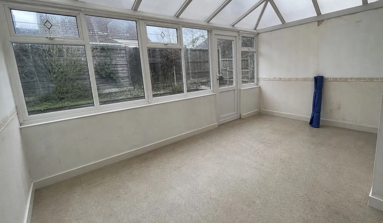 Besenrein übergebenes Haus nach einer Verlassenschaftsräumung in Bezirk Mödling