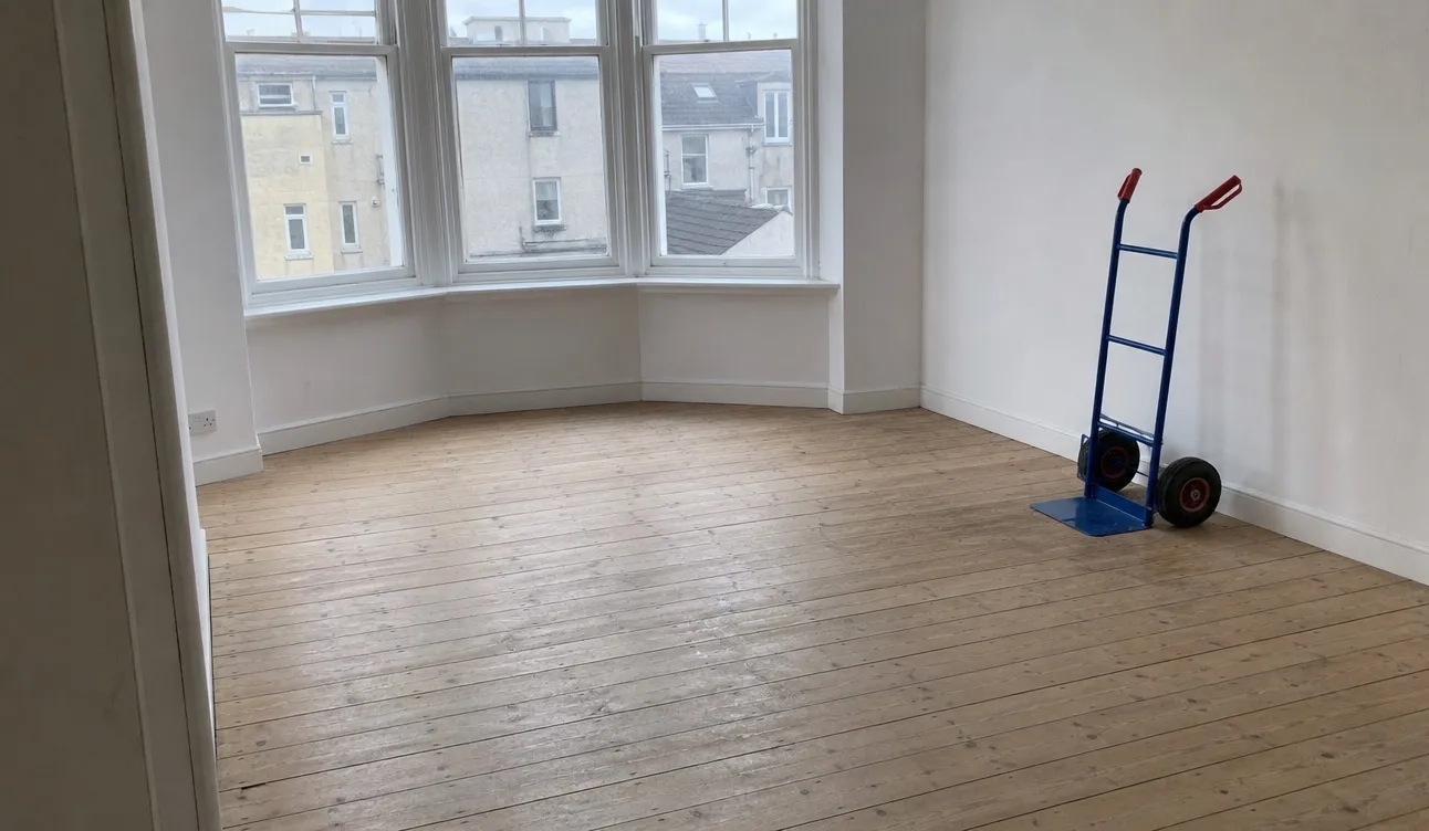 Geräumte Wohnung, besenrein zur Übergabe